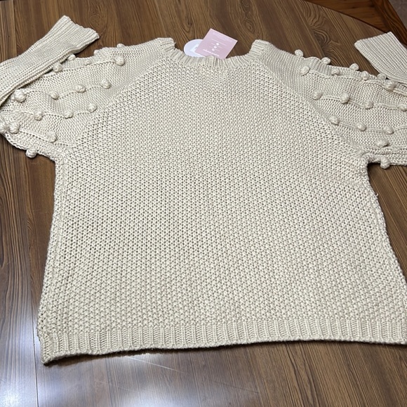 Ces Femme Array Tricks Up Your Sleeves Pom Pom Sweater Tan Size S NWT - Picture 2 of 7